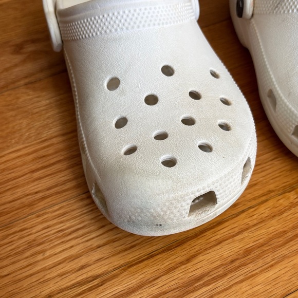 White Crocs - Picture 16 of 16